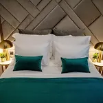 Amelie Luxury Rooms